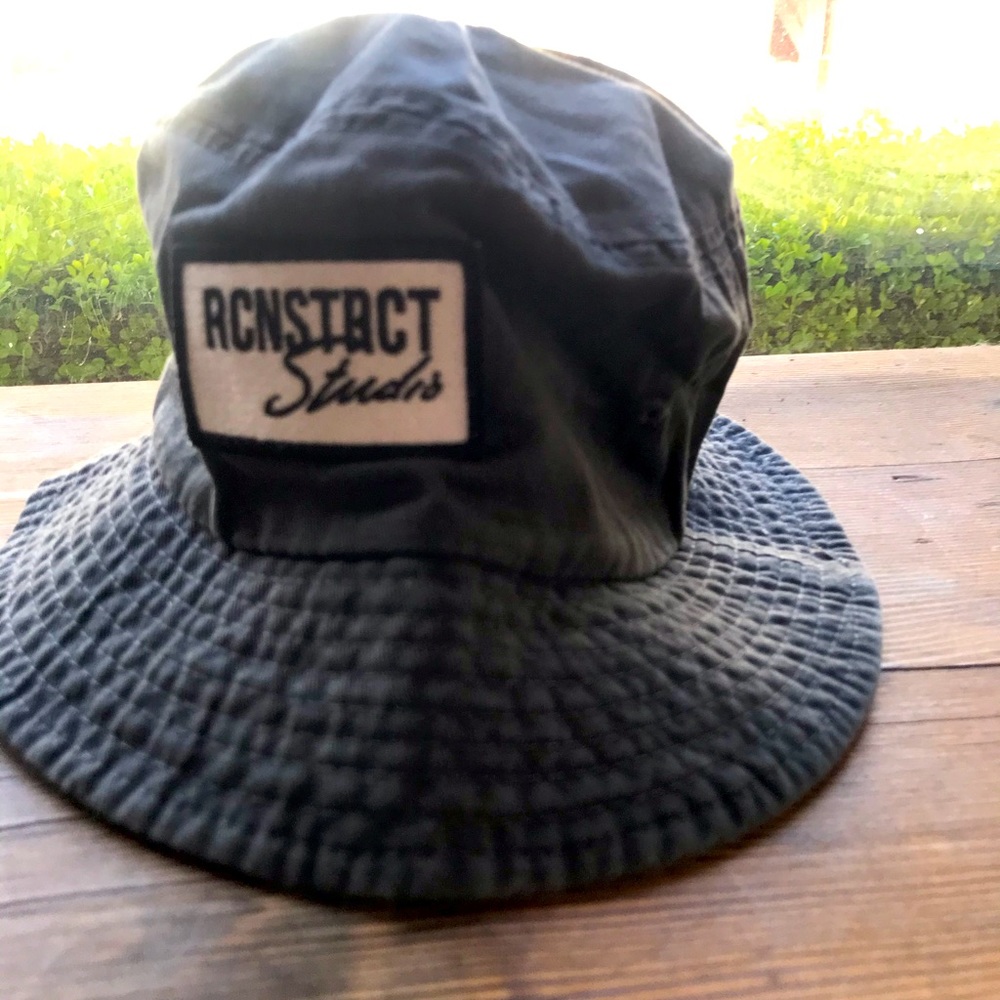 Bucket hat gray